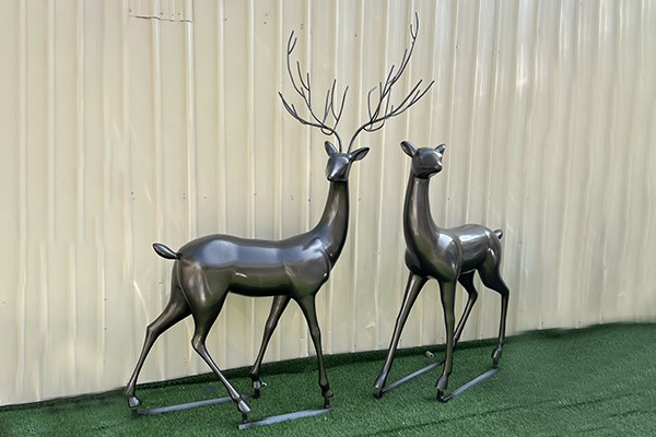 Custom Black Stainless Steel Deer Sculptures – Modern Outdoor Animal Statues for Garden, Park & Resort Decor